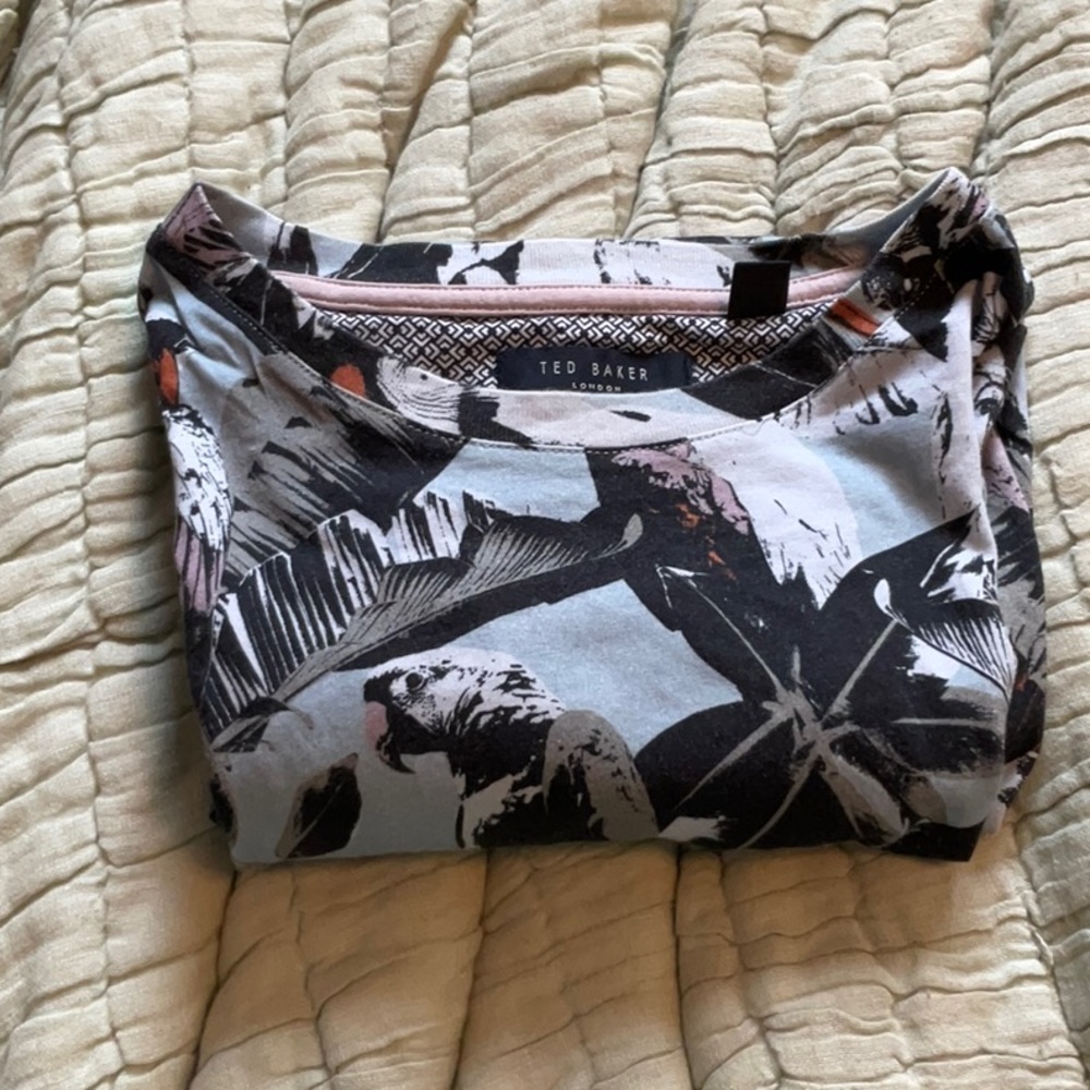 Ted Baker NWOT Luxury tropical print tee